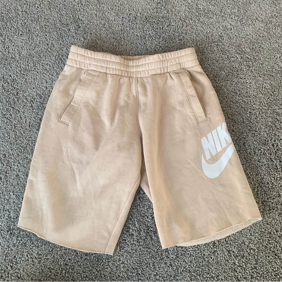 Nike Kids Club Fleece Cut Off Sweat Pant Shorts Size Small - Picture 1 of 8